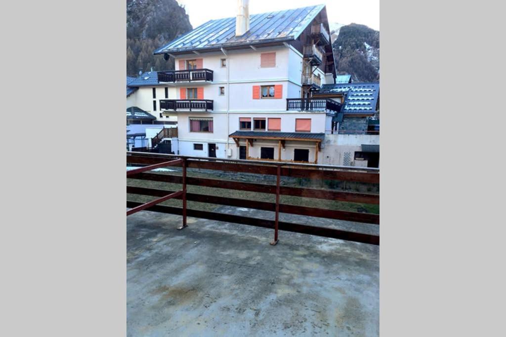 Jaune Genepi - 4 Personnes - 49m2 Et 17m2 Terrasse * Valloire