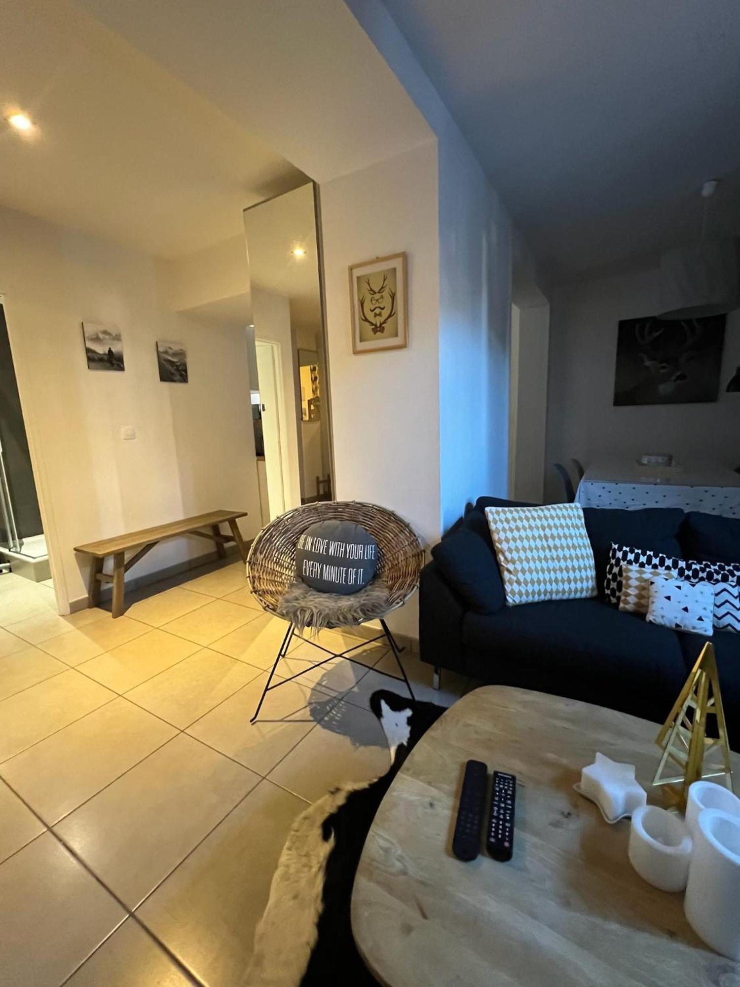 Jaune Genepi - 4 Personnes - 49m2 Et 17m2 Terrasse * Valloire