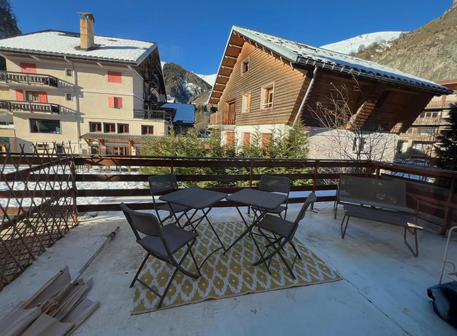 Jaune Genepi - 4 Personnes - 49m2 Et 17m2 Terrasse *